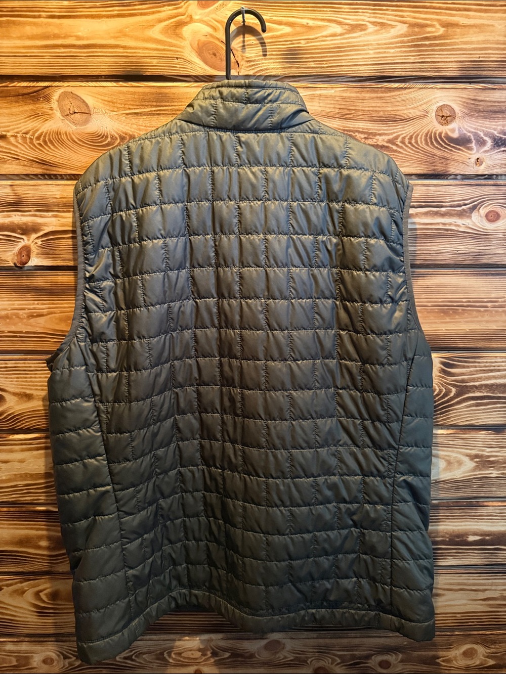 Patagonia Quilted Insulated Vest in Olive - Picture 3 of 3